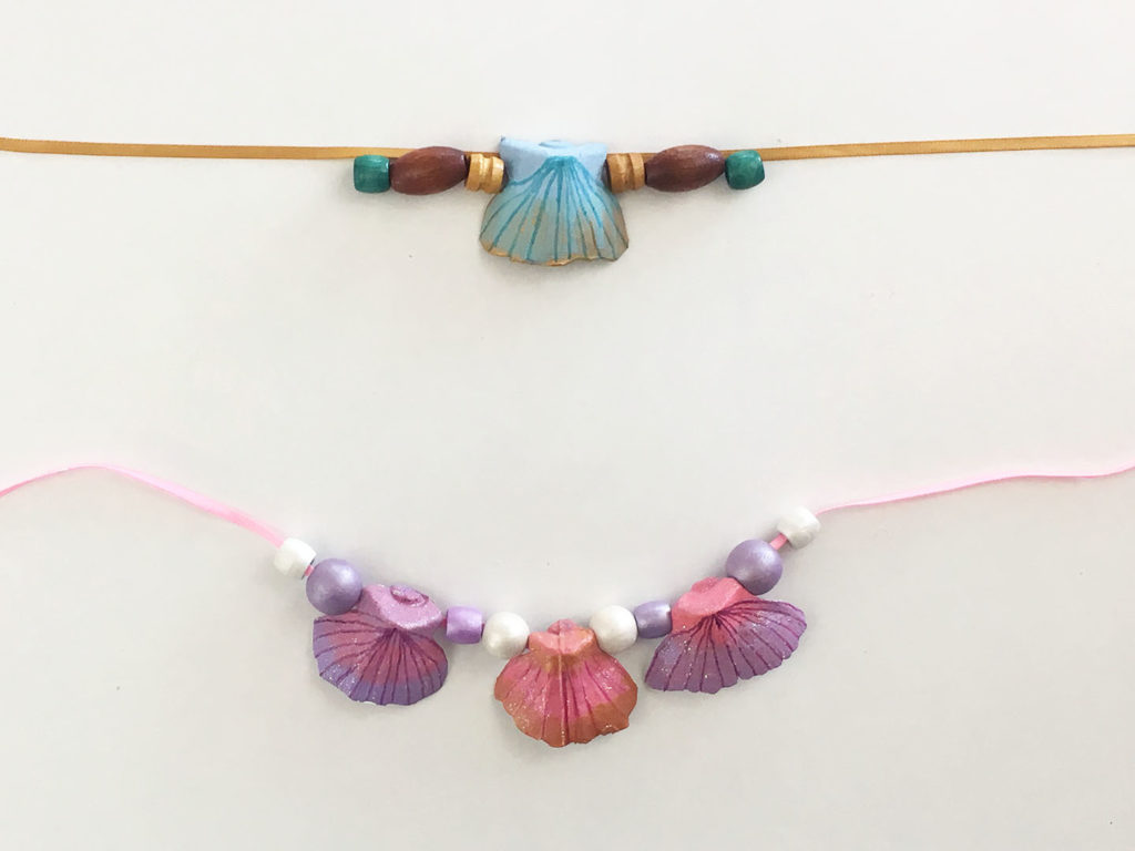 Arrange beads for necklace